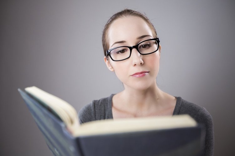 7 mistakes woman reading book